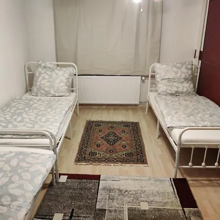 Spacious House For Groups Up To 12 Guests Lägenhet