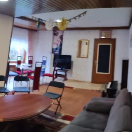 Spacious House For Groups Up To 12 Guests Lägenhet *