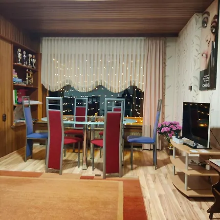 Lägenhet Spacious House For Groups Up To 12 Guests